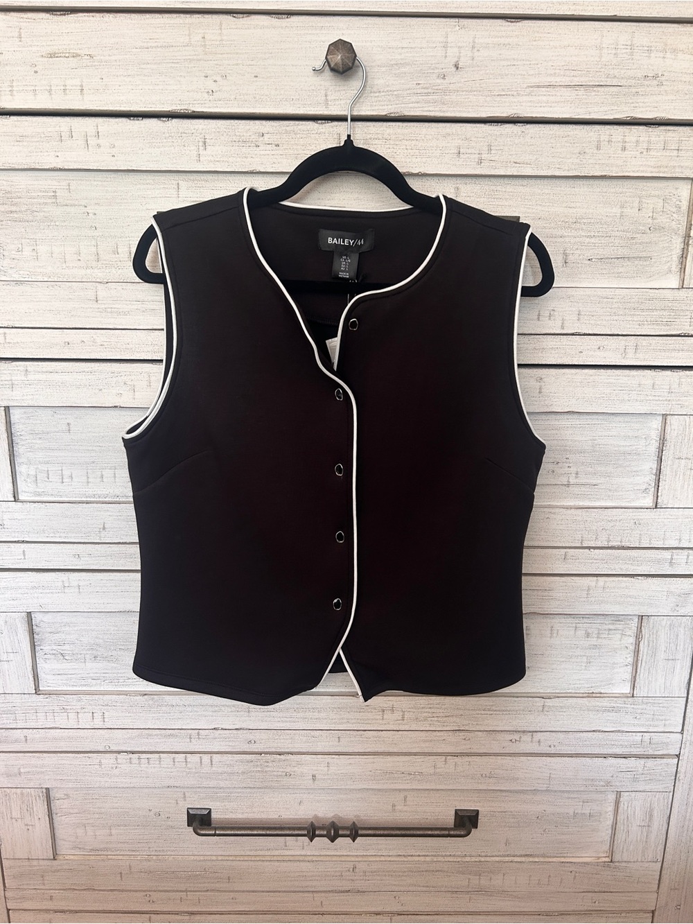 Bailey 44 Black Vest with White Piping
